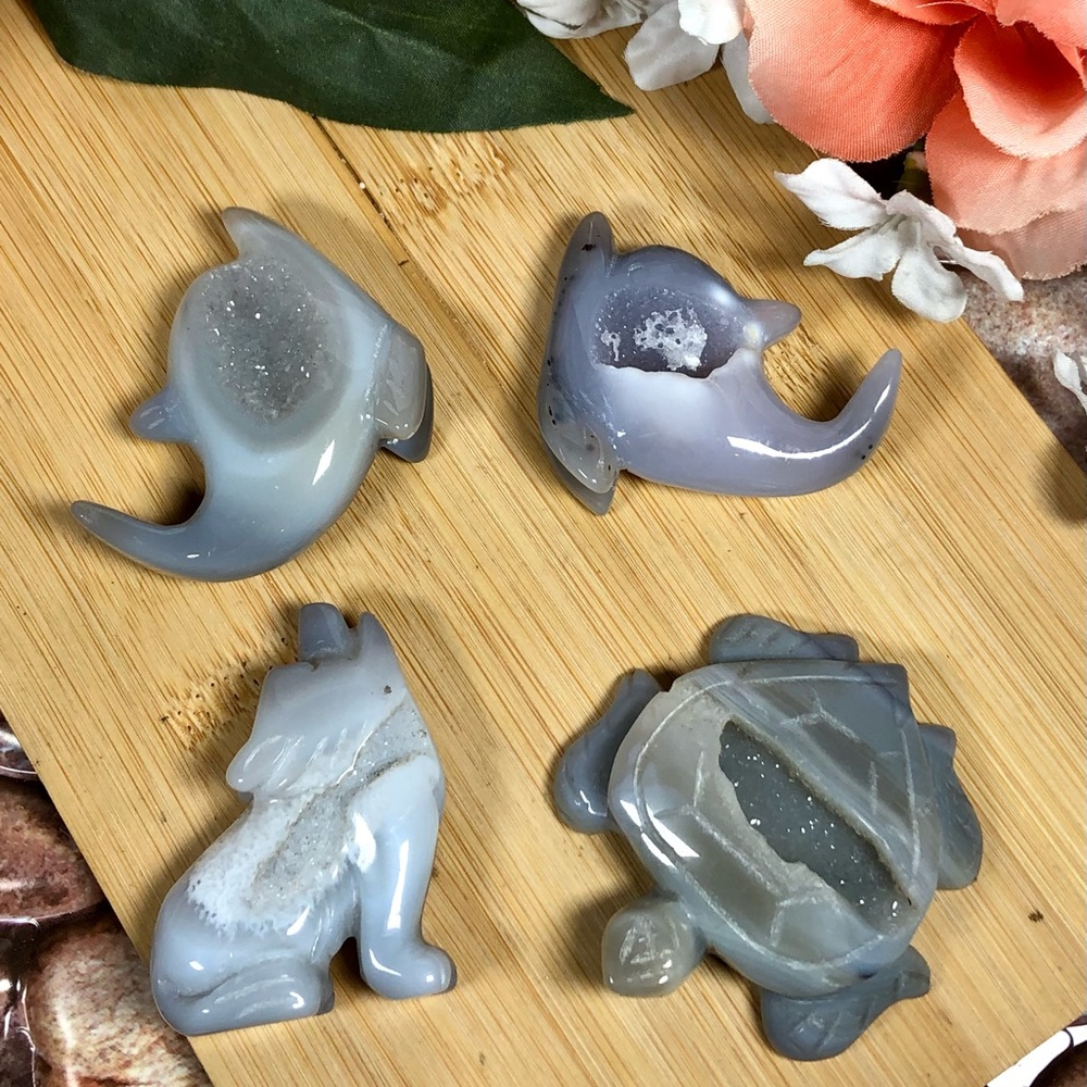 ONE ( 1 ) Druzy Agate Animal Carving